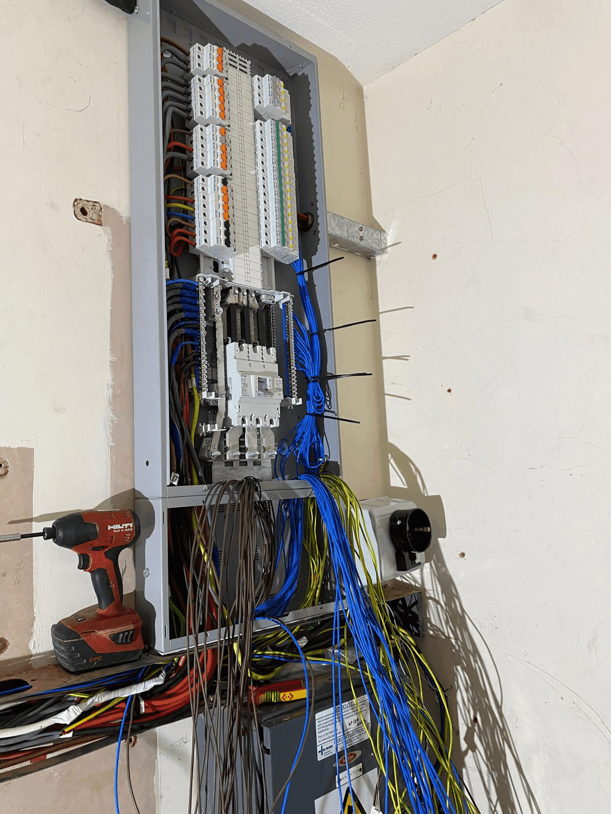 Electrical distribution board